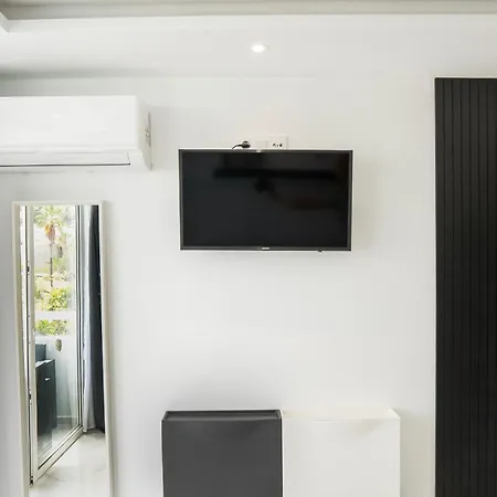 Ponderosa Apartment