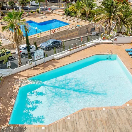 Centered With A Pool & Near The Beach, 324, Ponderosa Apartment *